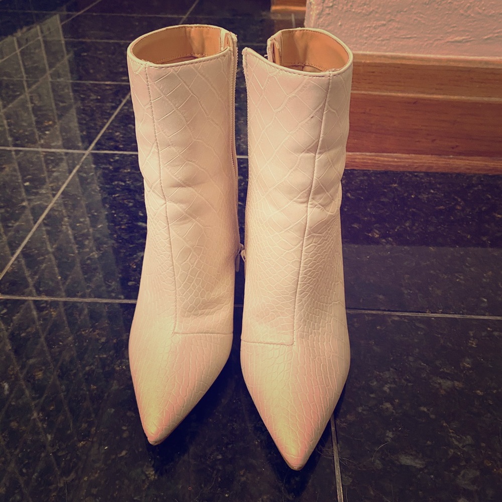 Express white pointed booties